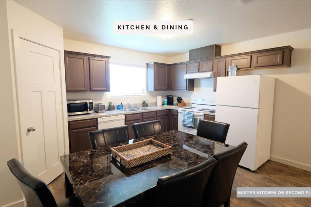 3 Story, 3 Bdrm, 4 Beds, 2 Bath, North Houston, Iah - 10Bヴィラ エクステリア 写真