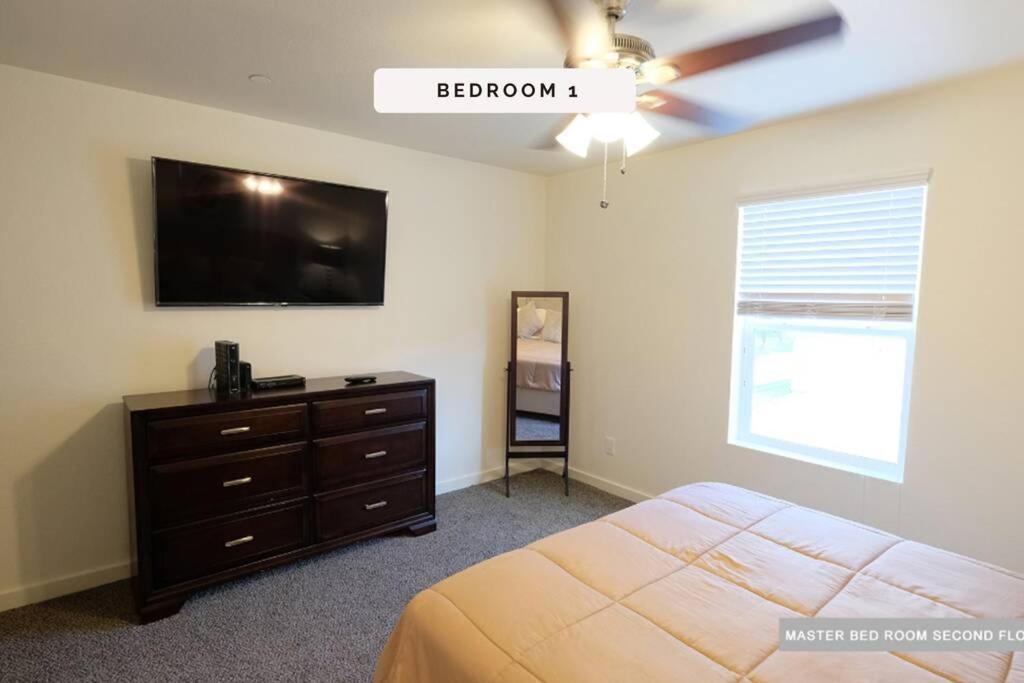 3 Story, 3 Bdrm, 4 Beds, 2 Bath, North Houston, Iah - 10Bヴィラ エクステリア 写真
