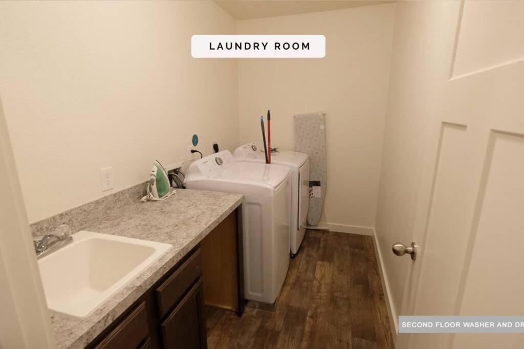 3 Story, 3 Bdrm, 4 Beds, 2 Bath, North Houston, Iah - 10Bヴィラ エクステリア 写真
