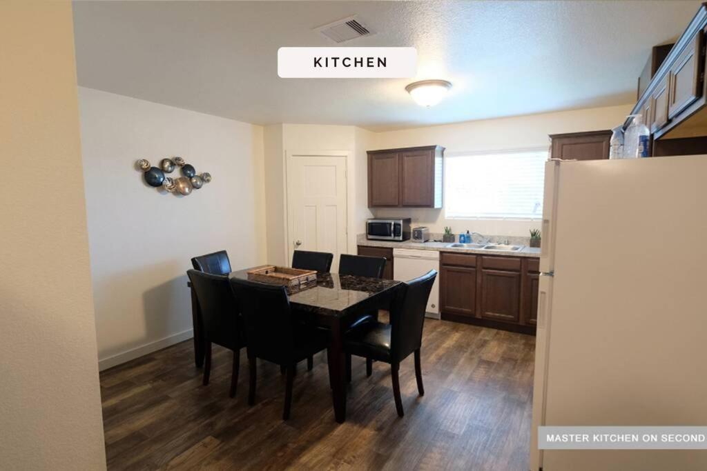 3 Story, 3 Bdrm, 4 Beds, 2 Bath, North Houston, Iah - 10Bヴィラ エクステリア 写真